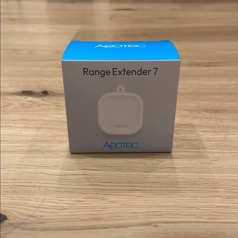 NIB - Sealed Z-Wave Hub Range Extender - Aeotec Range Extender 7